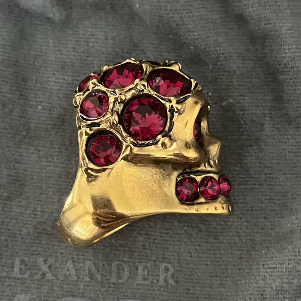 Alexander McQueen Stone Skull Ring - Picture 6 of 13